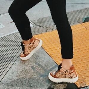 DOLCE VITA Calf Hair Leopard Print Platform Sneaker 8.5